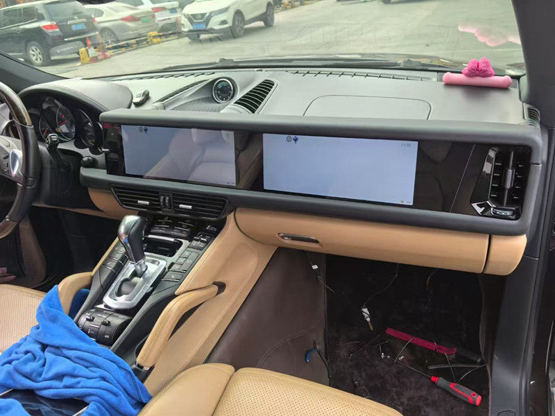 Porsche dedicated dual screens